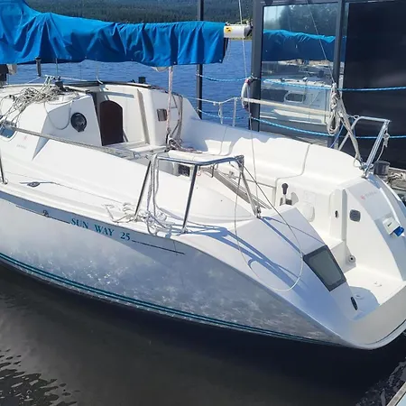Lipno Blue Marine Na Vode - Stacionarni Plachetnice Båthotell