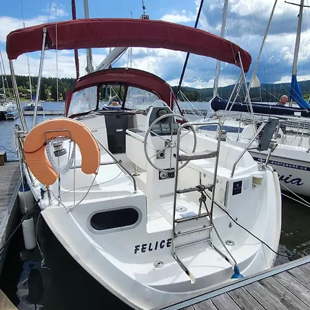 Lipno Blue Marine Na Vode - Stacionarni Plachetnice